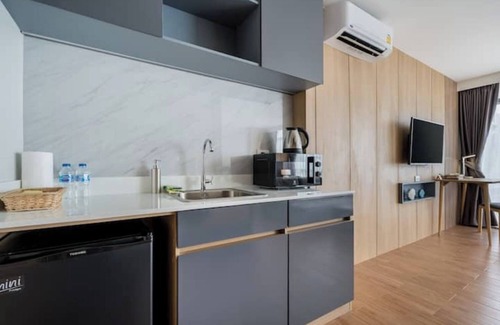 Sa Khu Condo | 1506 Modern Condo in Wyndham Gardens on the beach