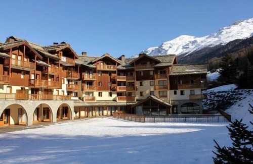 Val Cenis Apartment | 150m from shops, 1st floor, fitness, swimming pool, balcony, tv, ski locker, 31m², Val Cenis