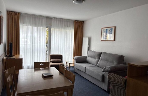 Eaux-Bonnes Apartment | 150m from ski slopes, 1st floor, view ski slopes, fitness, swimming pool, sauna, tv, ski locker