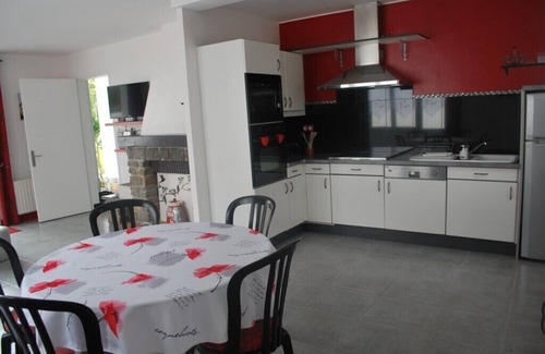 La Gueriniere Villa | 150m FROM THE SEA VERY APPROXIMATE HOUSE 70m² 6 persons (2 bedrooms) (beach fishing.