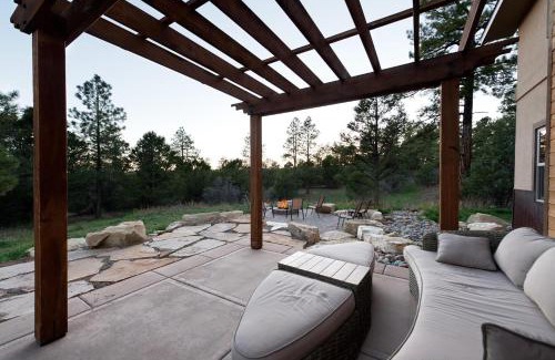 Durango House | 151 Oak Road