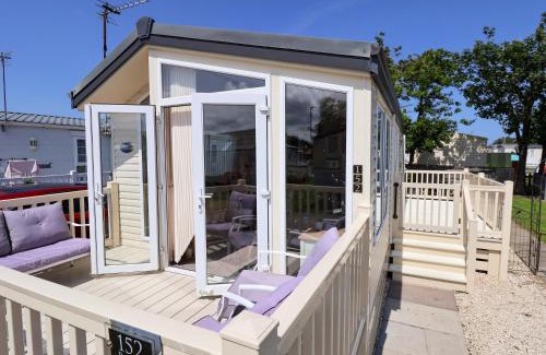 Prestatyn House | 152 Central Park