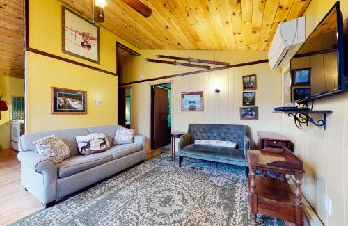 Intervale House | 155 Town Hall Road