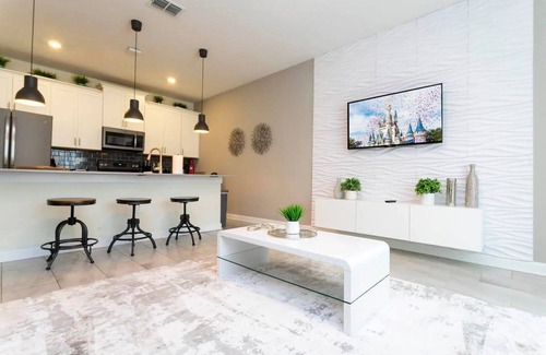 Davenport House | 1553- 4BR Home with Private Pool & Disney Themes