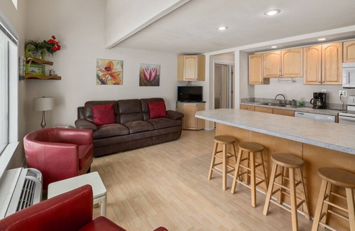 Quincy Condo | #156 Condo near large pool & shuttle to Gorge Amp-book separately