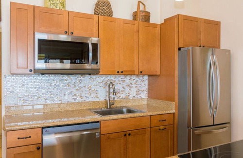 Napili Apartment | 158 Ten Star Reviews out of 158, AMAZING, Maui Magic, A206 with AC, BEACHFRONT