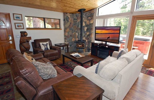 Tahoe Paradise House | 1589 Zapotec Drive