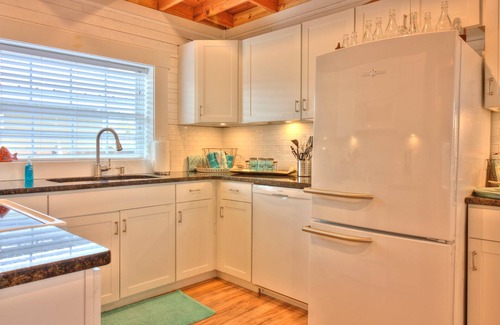 Laguna Beach Estates House | $159/night thru Oct 4th~LAGUNA BEACH'S BEST! Across from the Quiet Laguna Beach!