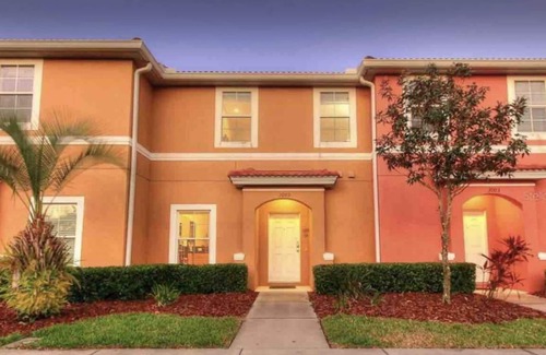 Sunset Lakes Condo | 15min Disney Universal 2BR/2BH Encantada Hot tub