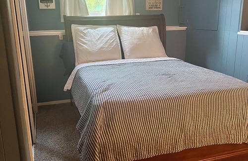 Sharon Bed & Breakfast | 15min to Gillette! Firepit, Patio, Grill + Smoker, Driver for World Cup Games
