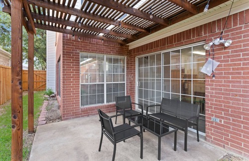 Coppell House | 15mins from DFW/sleeps8/free parking/pet friendly