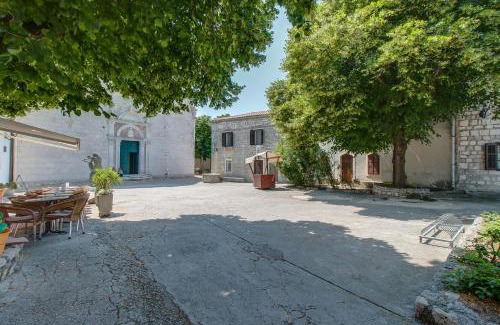 Mali Losinj Apartment | 15th Century House in Osor
