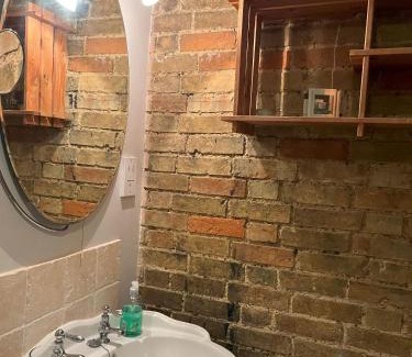 Cambridge House | 15th Century Thatched Cottage