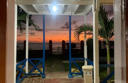 Black River House | 16 bedroom guesthouse in black river st elizabeth