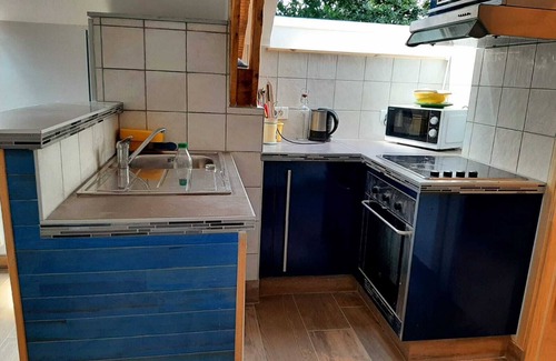 Ploneour-Lanvern Apartment | 16 Bisj Quelques Marches D'un Grand Jardin, Manger Sous les Arbres6