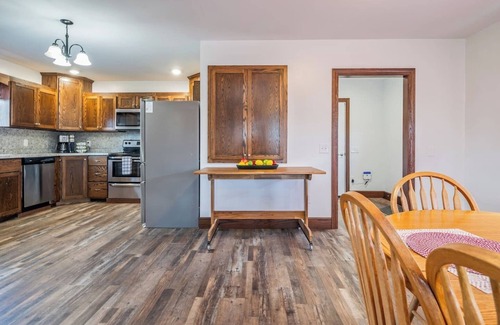Town of Milo House | 16 Guest | Game Room | Sauna | Firepit | Wineries