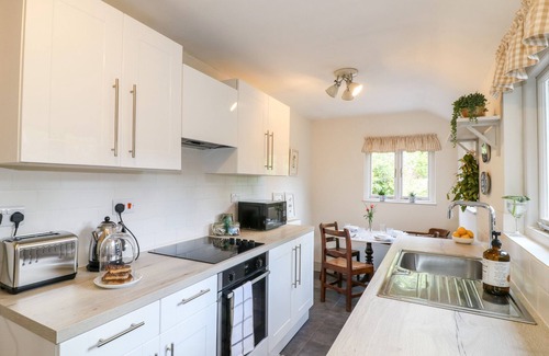 Belper Cottage | 16 LONG ROW, family friendly, character holiday cottage in Belper