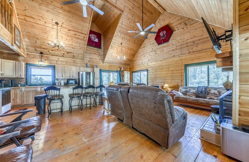 Ruidoso Cottage | 16 Mi to Ski Apache: Ruidoso Cabin Rental