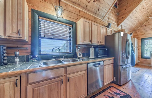 Ruidoso Cottage | 16 Mi to Ski Apache: Ruidoso Cabin Rental