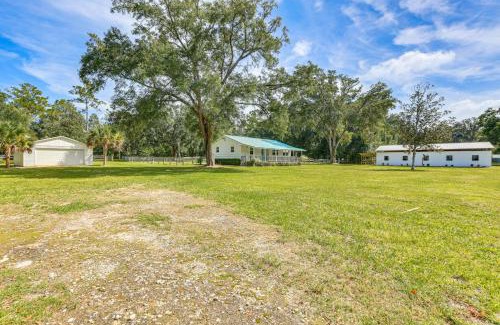 Fellowship House | 16 Mi to WEC Horse-Friendly Home on 5 Acres!