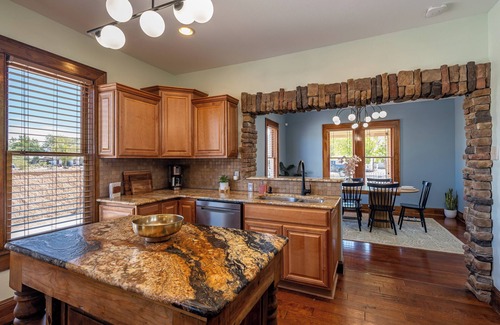 Alamogordo House | 16 mi to White Sands. Pool, Game Room, King Beds