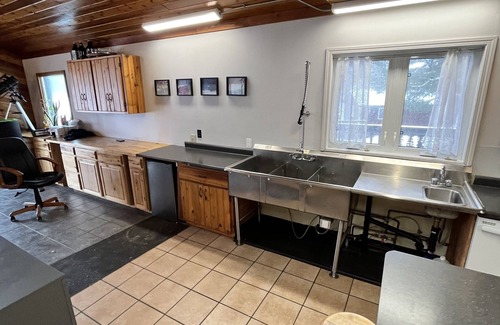 Sioux Narrows Nestor Falls Cabin | 16 Person Lakeside Lodge at The Citadel!