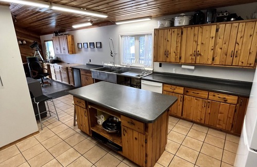 Sioux Narrows Nestor Falls Cabin | 16 Person Lakeside Lodge at The Citadel!