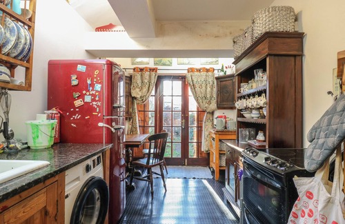 Cambridge Cottage | 16, pet friendly, character holiday cottage in Cambridge