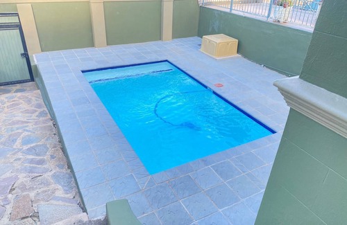 Windermere House | 16 sleeper house, 5 minutes to Moses Mabhida Stadium North Beach & Florida Road