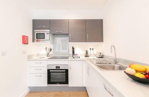 Leatherhead Apartment | 16 Swan House -2 bedroom apartment