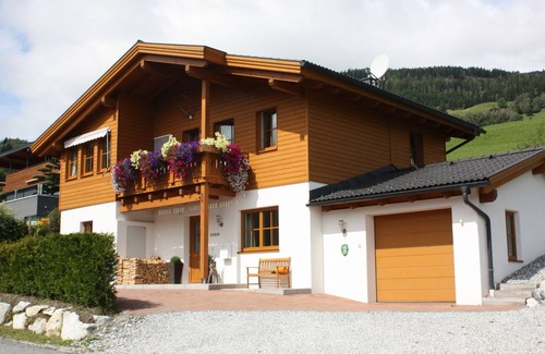 Walchen Ski Chalet | 160 m² Chalet ∙ 4 bedrooms ∙ 10 guests