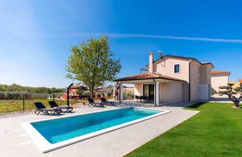 Montizana Villa | 160 m² Villa ∙ 2 bedrooms ∙ 6 guests