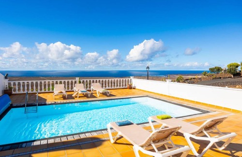 Las Brenas Villa | 160 m² Villa ∙ 3 bedrooms ∙ 6 guests