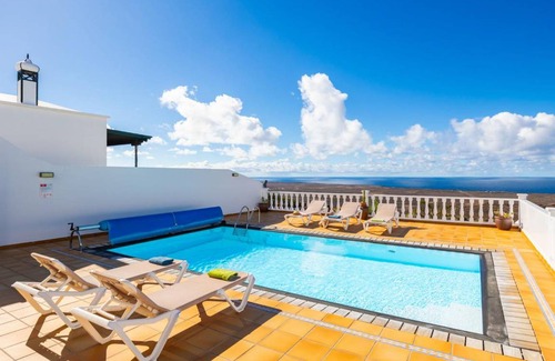 Las Brenas Villa | 160 m² Villa ∙ 3 bedrooms ∙ 6 guests