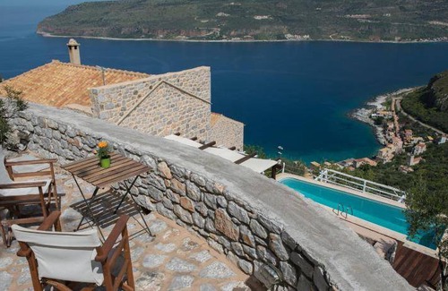 Limeni Villa | 160 m² Villa ∙ 3 bedrooms ∙ 8 guests
