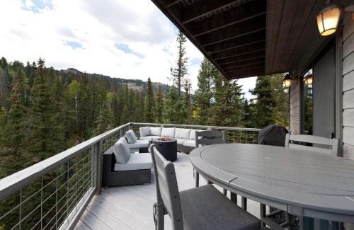 Columbine Lake House | 1601 Lake Purgatory Drive