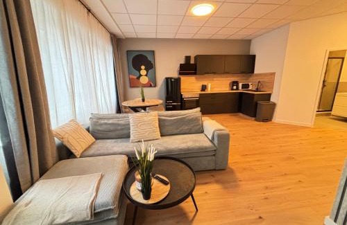 Vahrenwald Apartment | 160qm - 6 Zimmer - Parkplatz - Zentrum - MalliBase Apartments