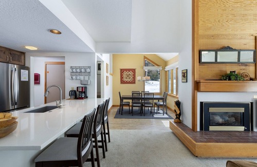 Keystone Condo | 1610 Quicksilver 2 Bedroom Condo by RedAwning