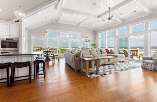 Currituck County House | 1617 Point Break*Oceanfront*Elevator*Tiki*Theater