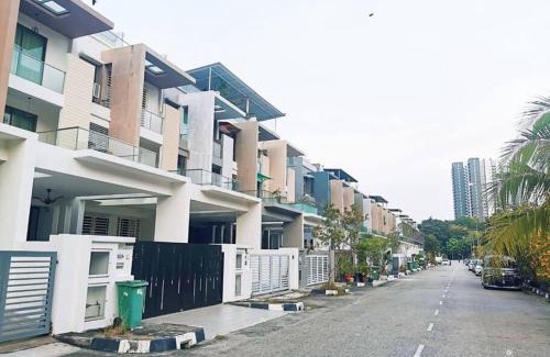 Gelugor House | 162 Home4Stay Deluxe Big 3story 6Rooms 20pax Wedding USM Arena Bridge
