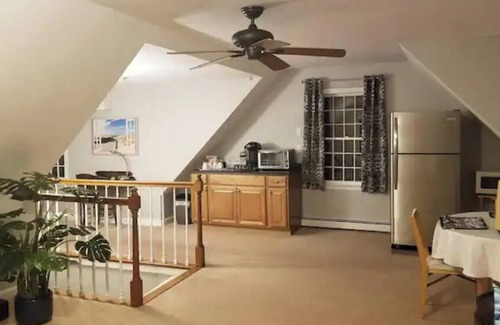 Chiltonville House | 1620 Retreat - Walk to BID Hosp, Private suite