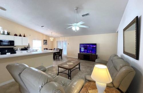 San Angelo House | 1629 Oak Hill Trail