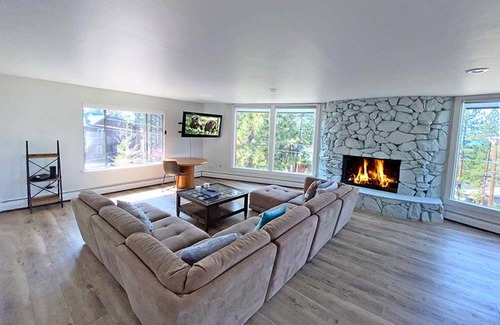 South Lake Tahoe House | 163 m² House ∙ 3 bedrooms ∙ 9 guests