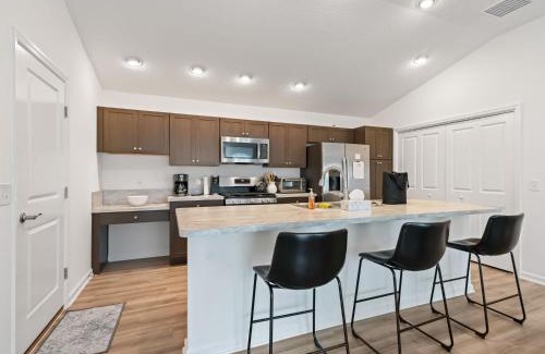 Okahumpka Villa | 1642 Z5 VILLAGE OF LAKE DENHAM by REMAX Premier