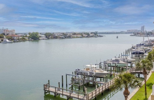 Clearwater Beach Condo | 167 m² Condo ∙ 3 bedrooms ∙ 6 guests