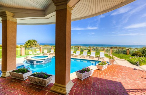 Golden Mile House | 167 m² House ∙ 4 bedrooms ∙ 10 guests