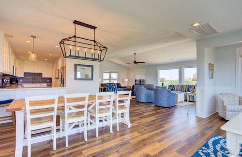 Currituck County House | 1682 Ohana Hut * 2 Min Walk to Beach