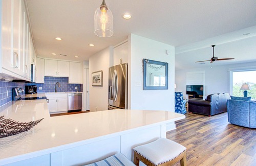 Currituck County House | 1682 Ohana Hut * 2 Min Walk to Beach