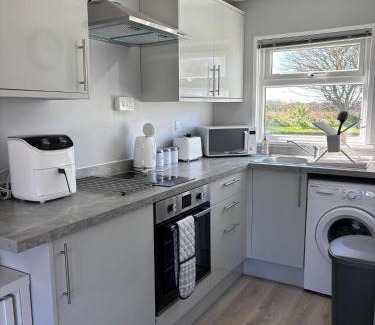 Great Yarmouth Apartment | 169 Sunbeach, Scratby - Two bed Chalet, sleeps 5, pet friendly, FREE pool and entertainment passes plus WiFi and linen and towels included