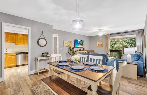 South Beach Condo | 1691 Bluff Villa @ Sea Pines | Walk to South Beach | Tennis, Pickleball & Golf